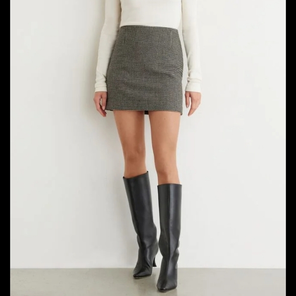 Dynamite Susie Houndstooth Mini Skirt - XXS - Picture 2 of 9